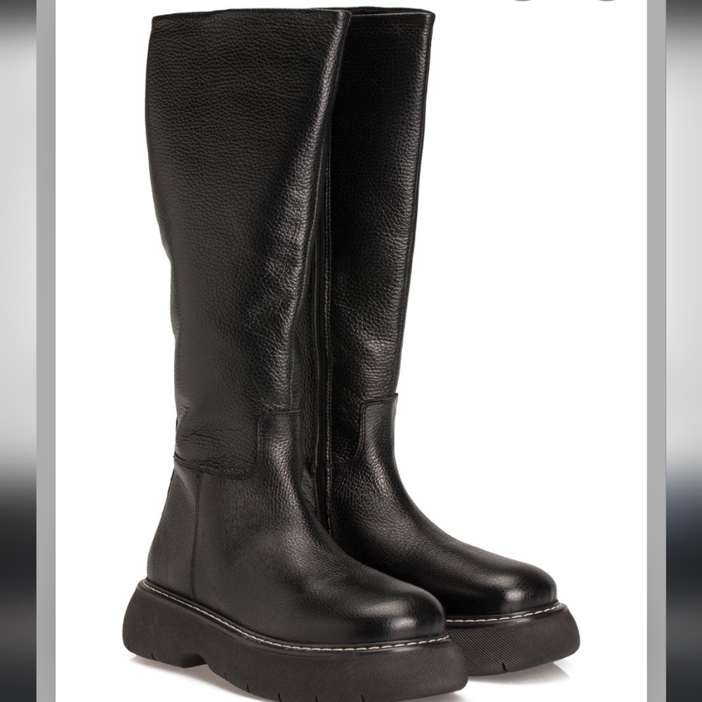 Steve Madden- Whisper Black Leather Boots